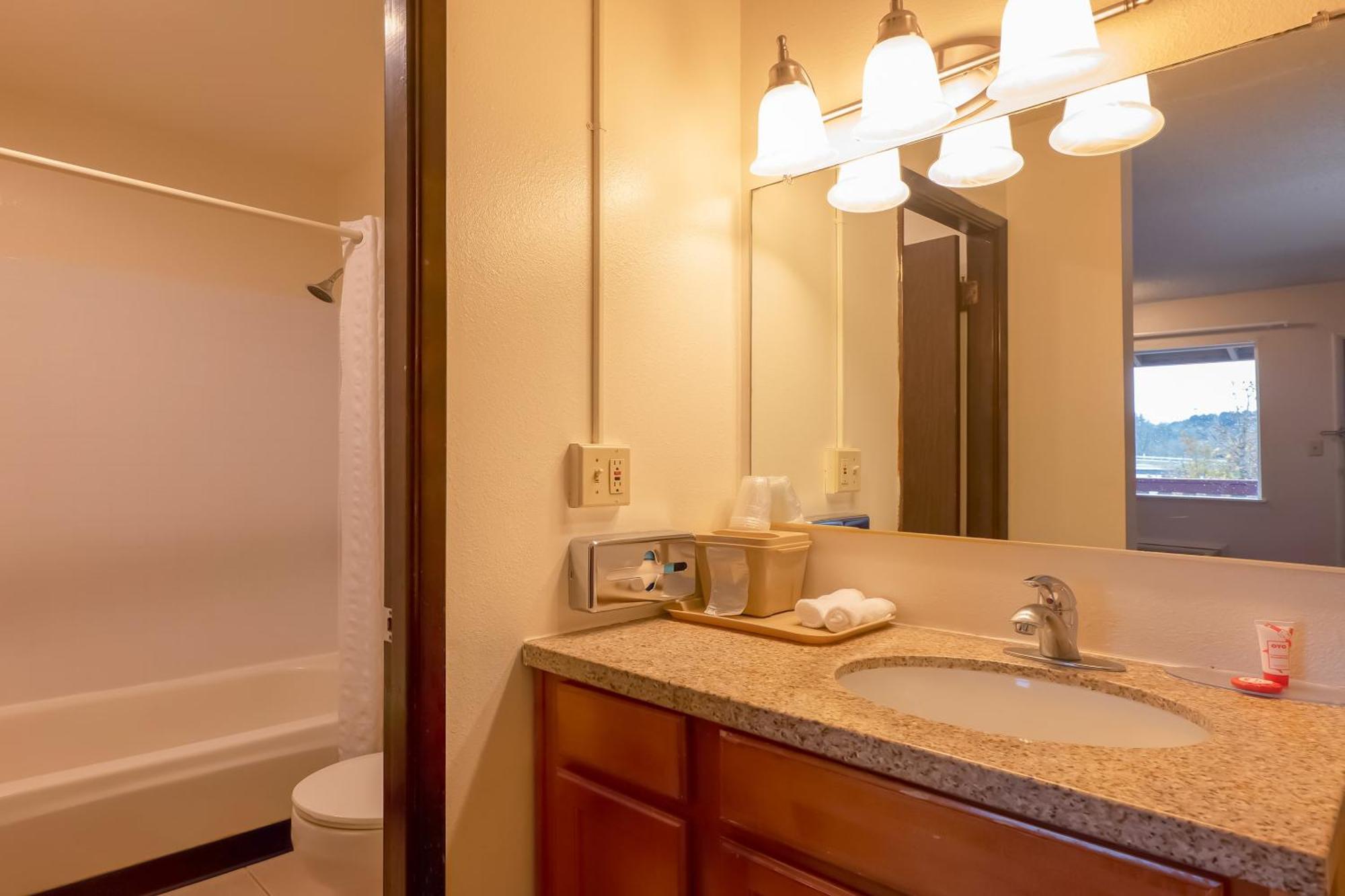 Oyo Hotel Chehalis I-5 South Экстерьер фото