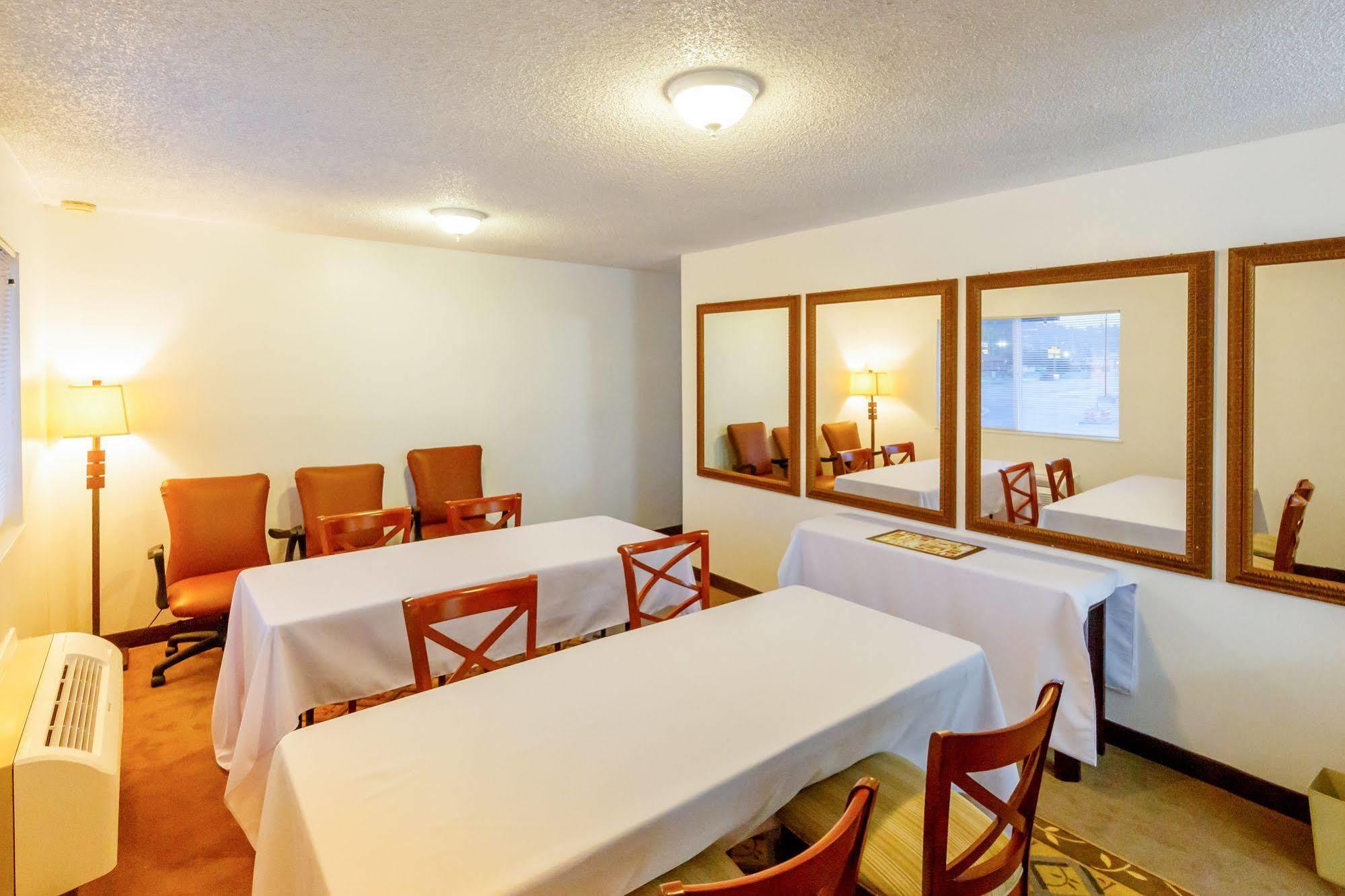 Oyo Hotel Chehalis I-5 South Экстерьер фото